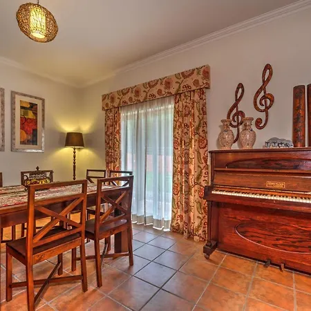 Holiday home A Casa Minhas Netas Caldas Da Rainha